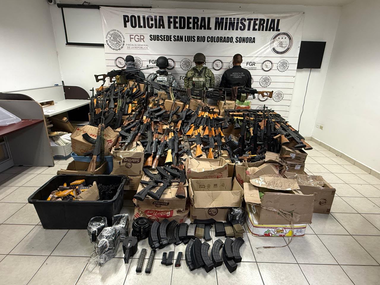 Golpe al crimen organizado: aseguran 81 armas largas y casi 275 mil cartuchos en San Luis Río Colorado