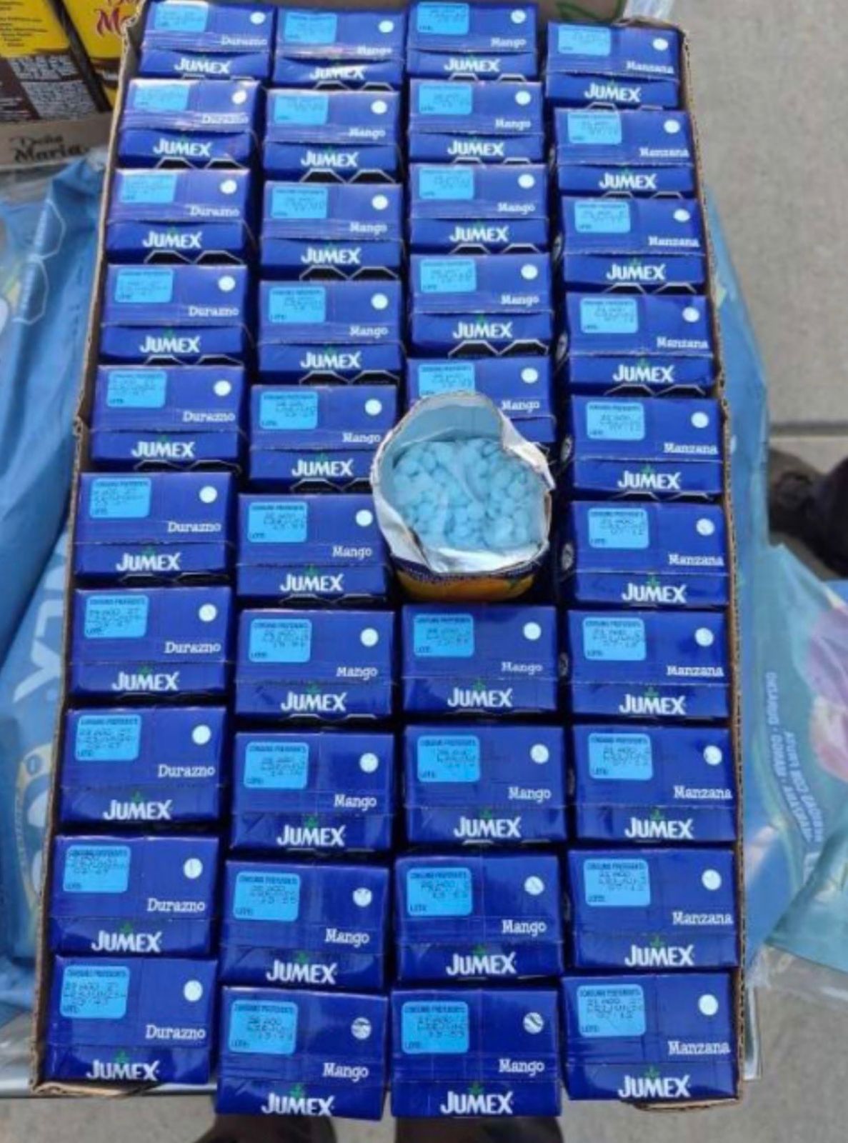 Ocultan pastillas entre cajas de jugo; CBP presume decomisos de la semana en Nogales